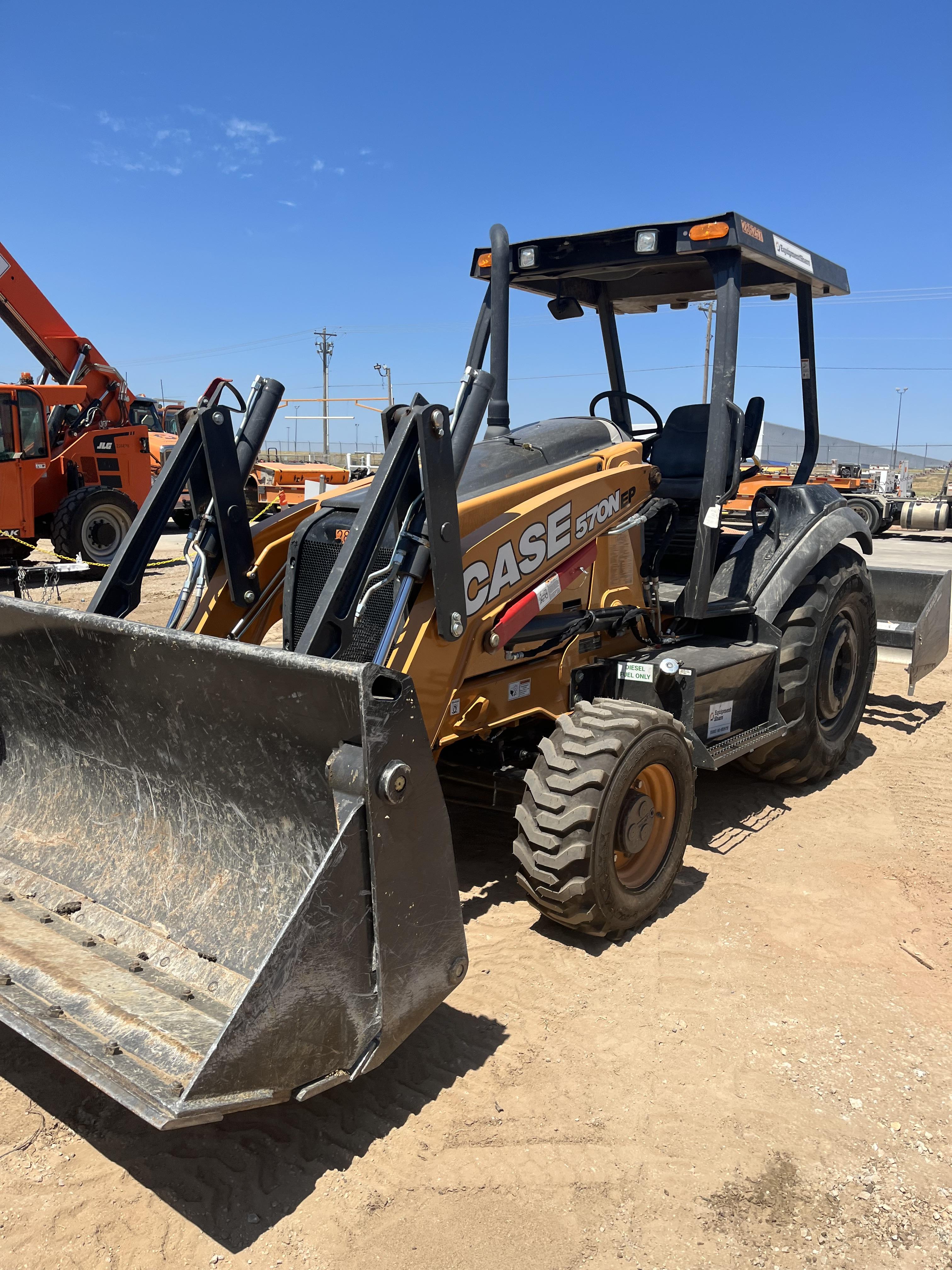 2023 CASE 570N EP