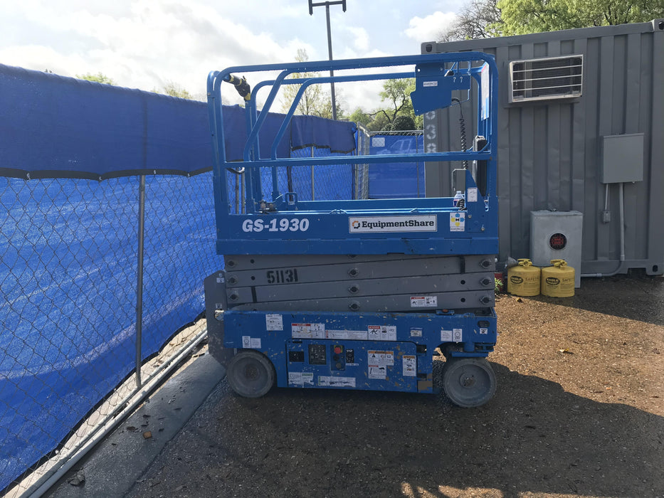 2019 Genie GS-1930 Fixed Rails with Chain Entry