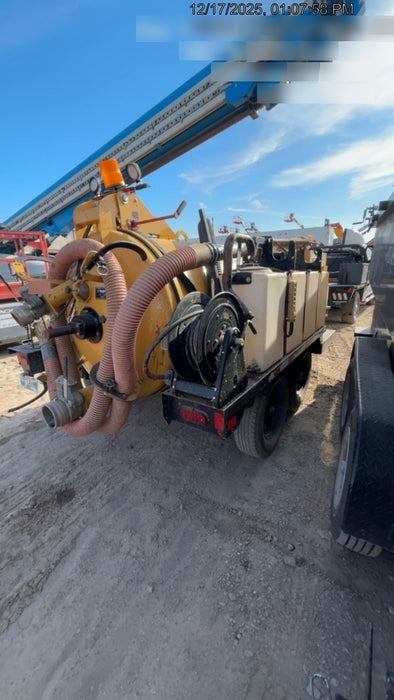 2023 Vac-Tron LP573XDT T4 Koehler Diesel Engine, 500 Gallon Debris Tank, x2 100 Gallon Water Tanks