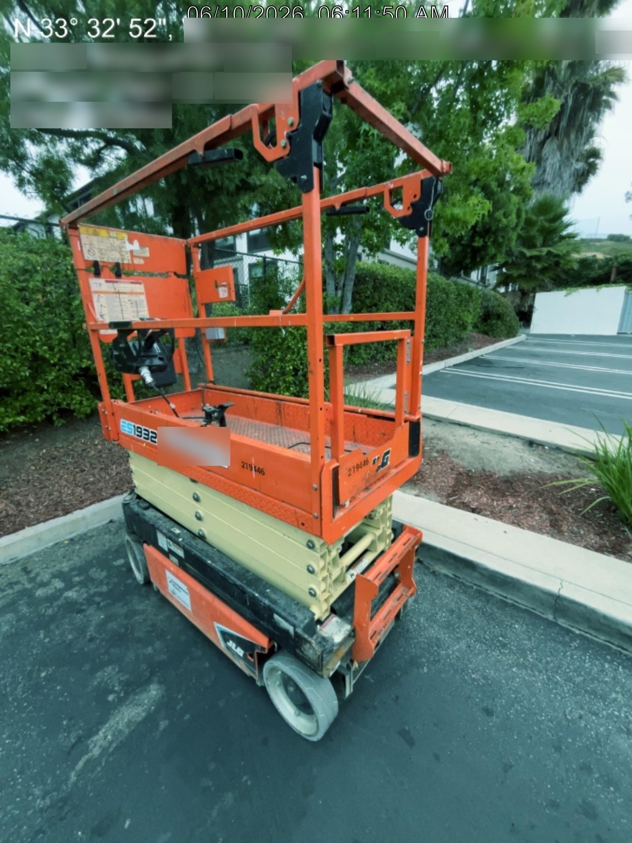 2022 JLG ES1932