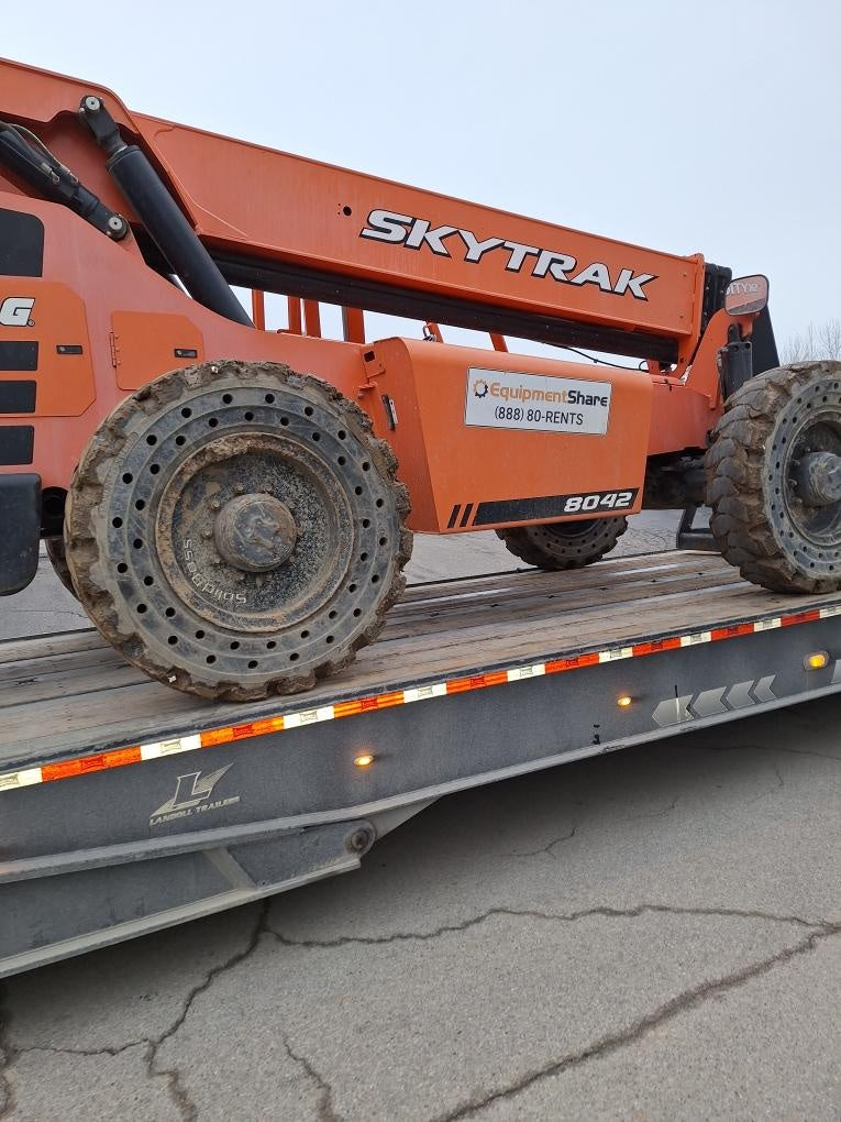 2018 SKYTRAK 8042