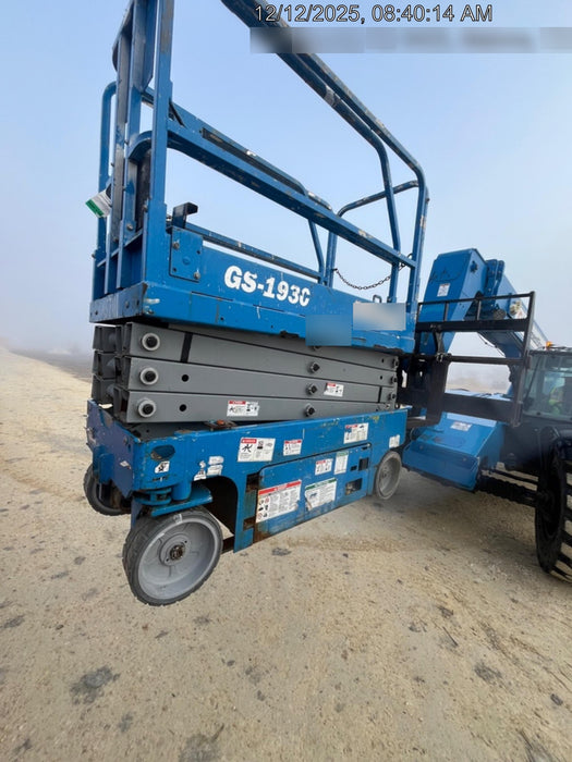 2019 Genie GS-1930 Fixed rails with chain Entry