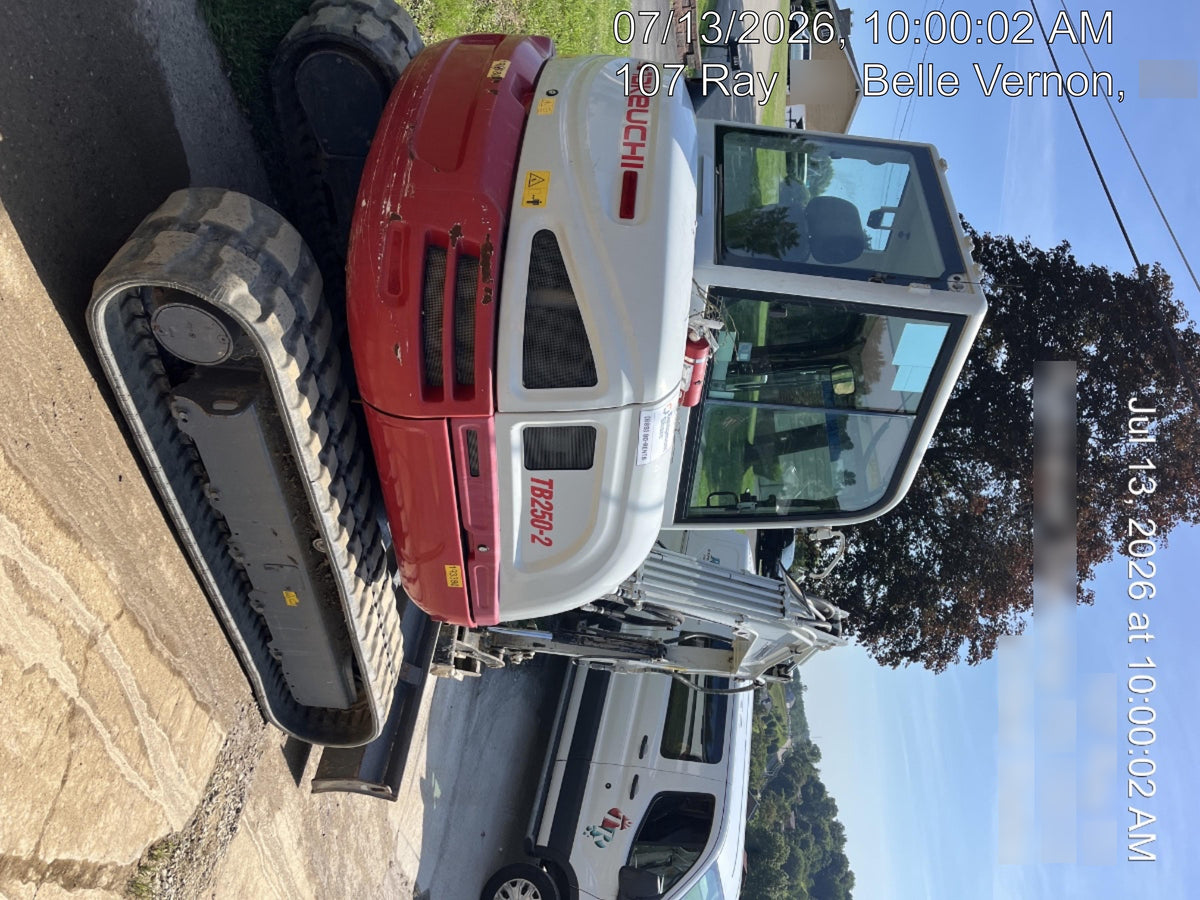 2021 TAKEUCHI TB250-2C