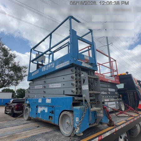 2018 Genie GS-3232 Genie GS3232 Lift w/Folding Rails and Swing Gate