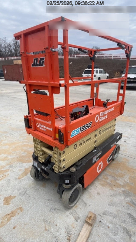 2023 JLG ES1932