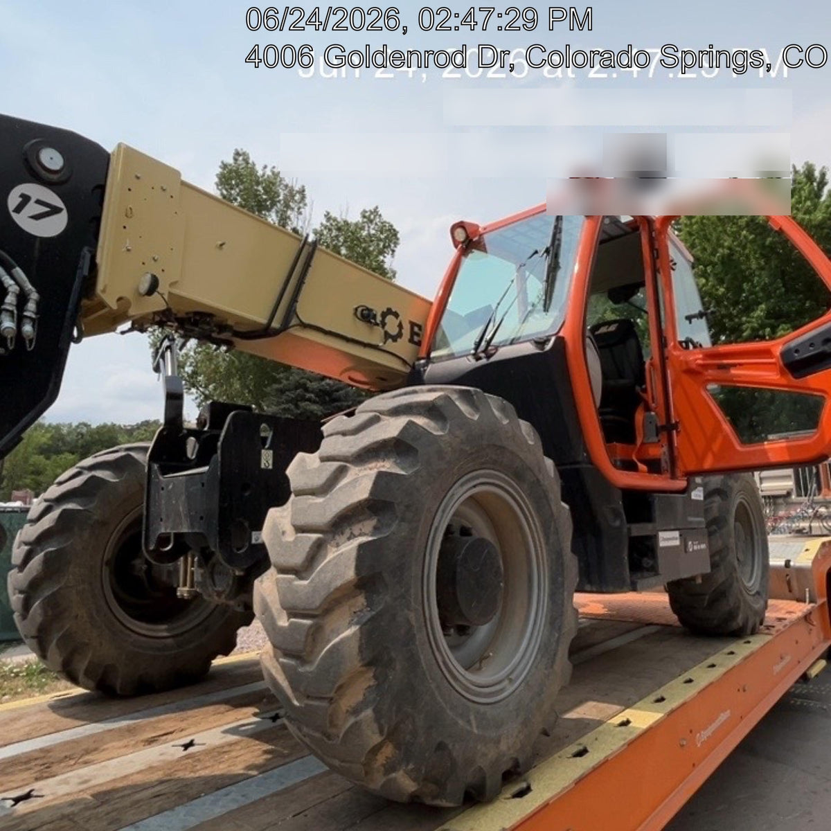2023 JLG 1732