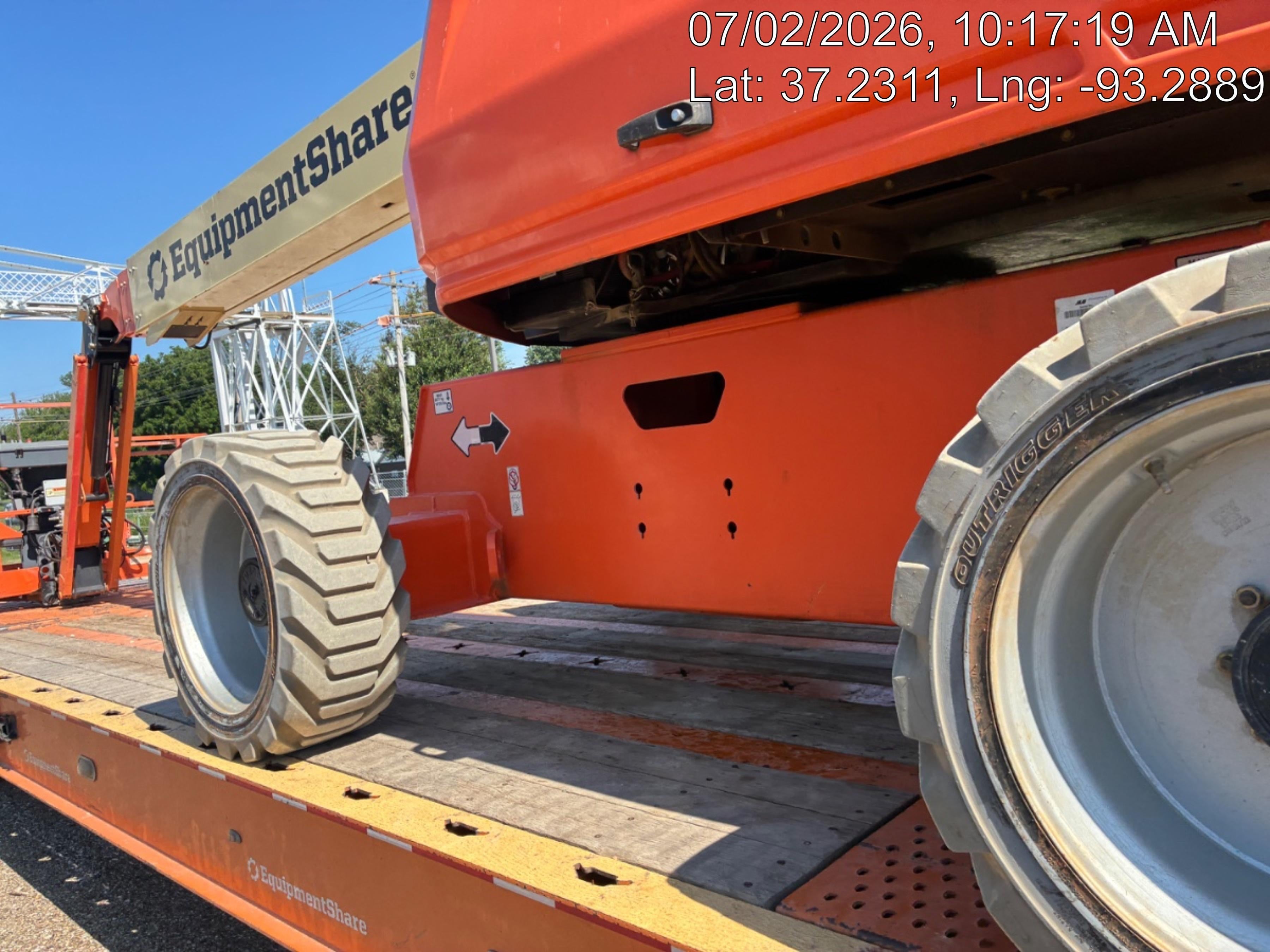 2022 JLG 660SJ