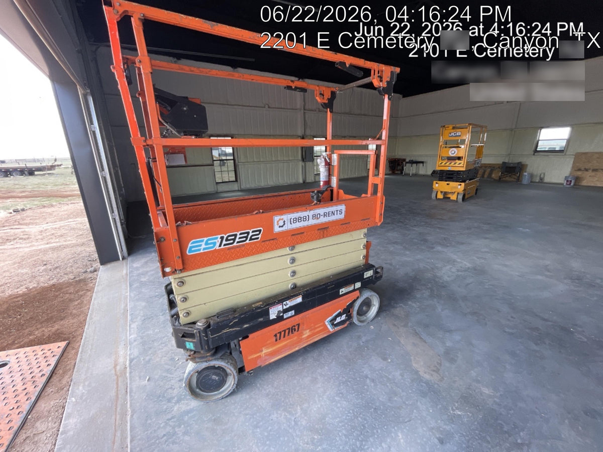 2021 JLG ES1932