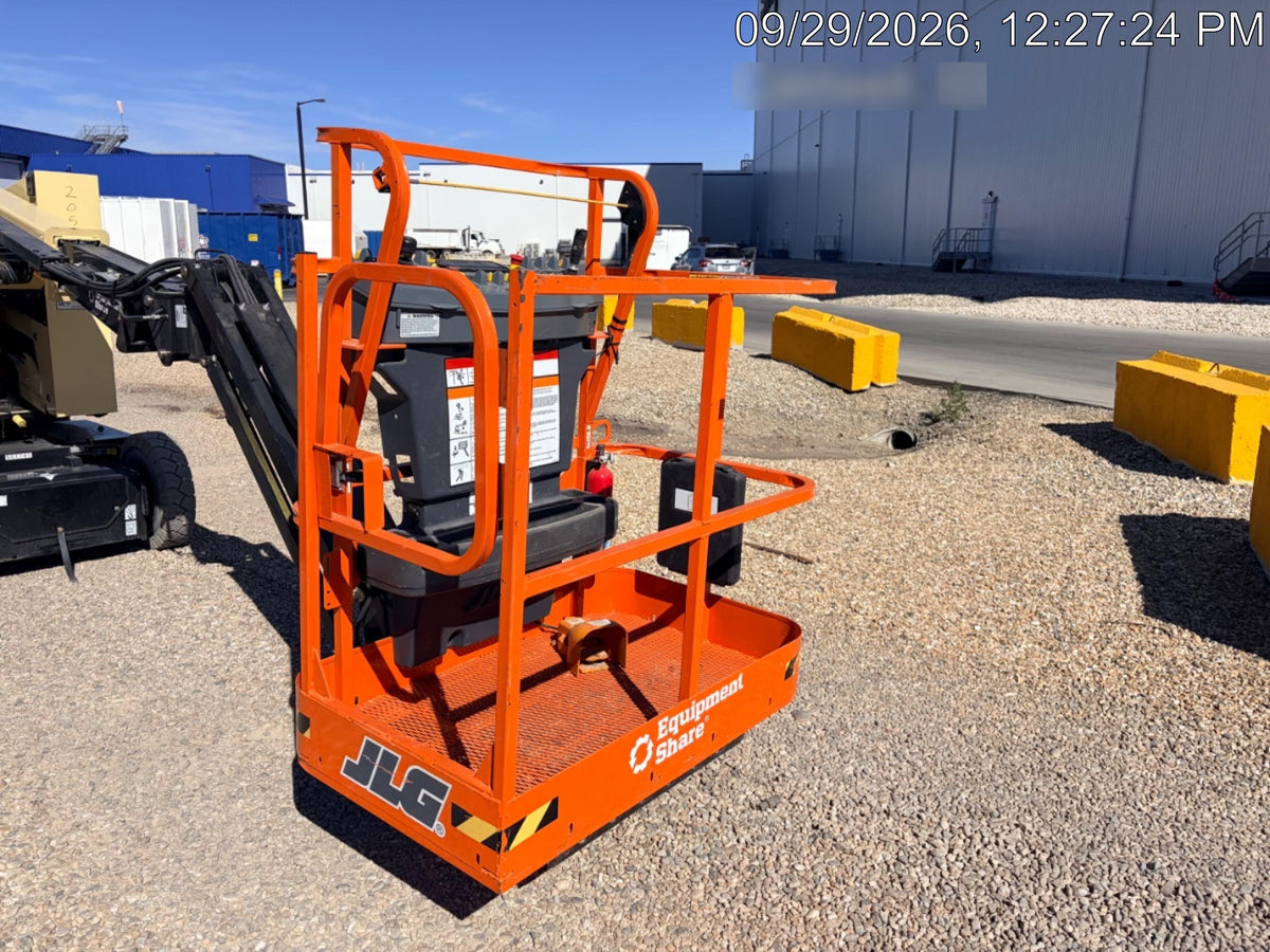 2025 JLG E300AJP