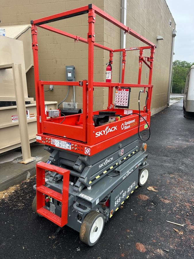 2024 Skyjack SJ3219 Electric Drive, Sld NM Tires, DBcns, RFRails, Power to Platform, T3 + Access Control
