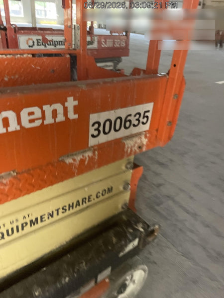 2023 JLG ES1932