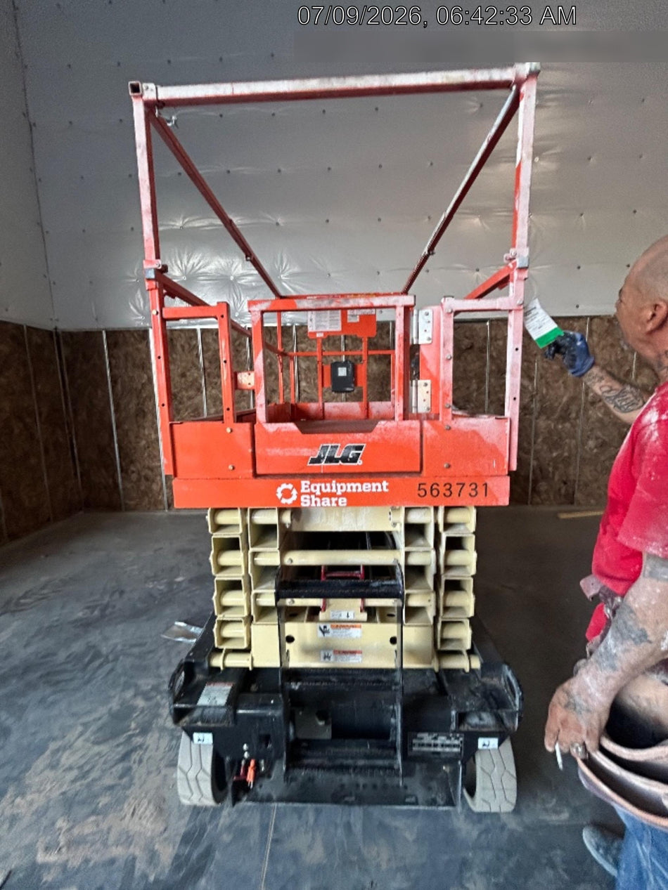 2025 JLG ES3246