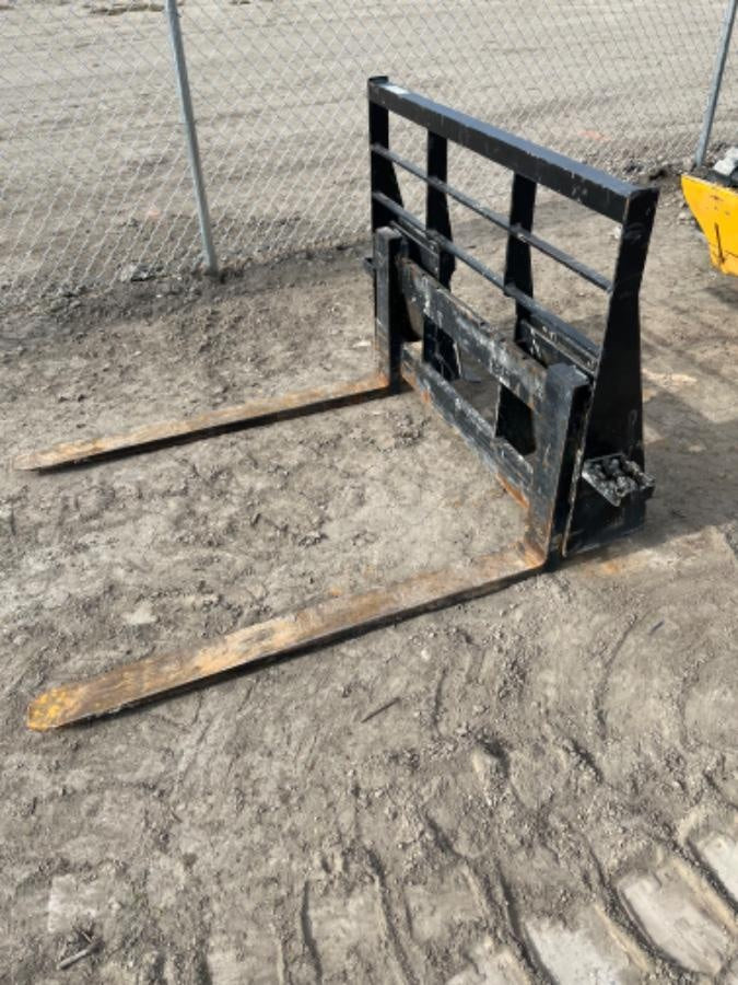 2022 ARROW MATERIAL HANDLING FS5100CB - 72"
