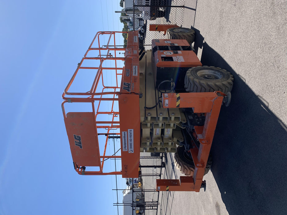 2019 JLG 430LRT