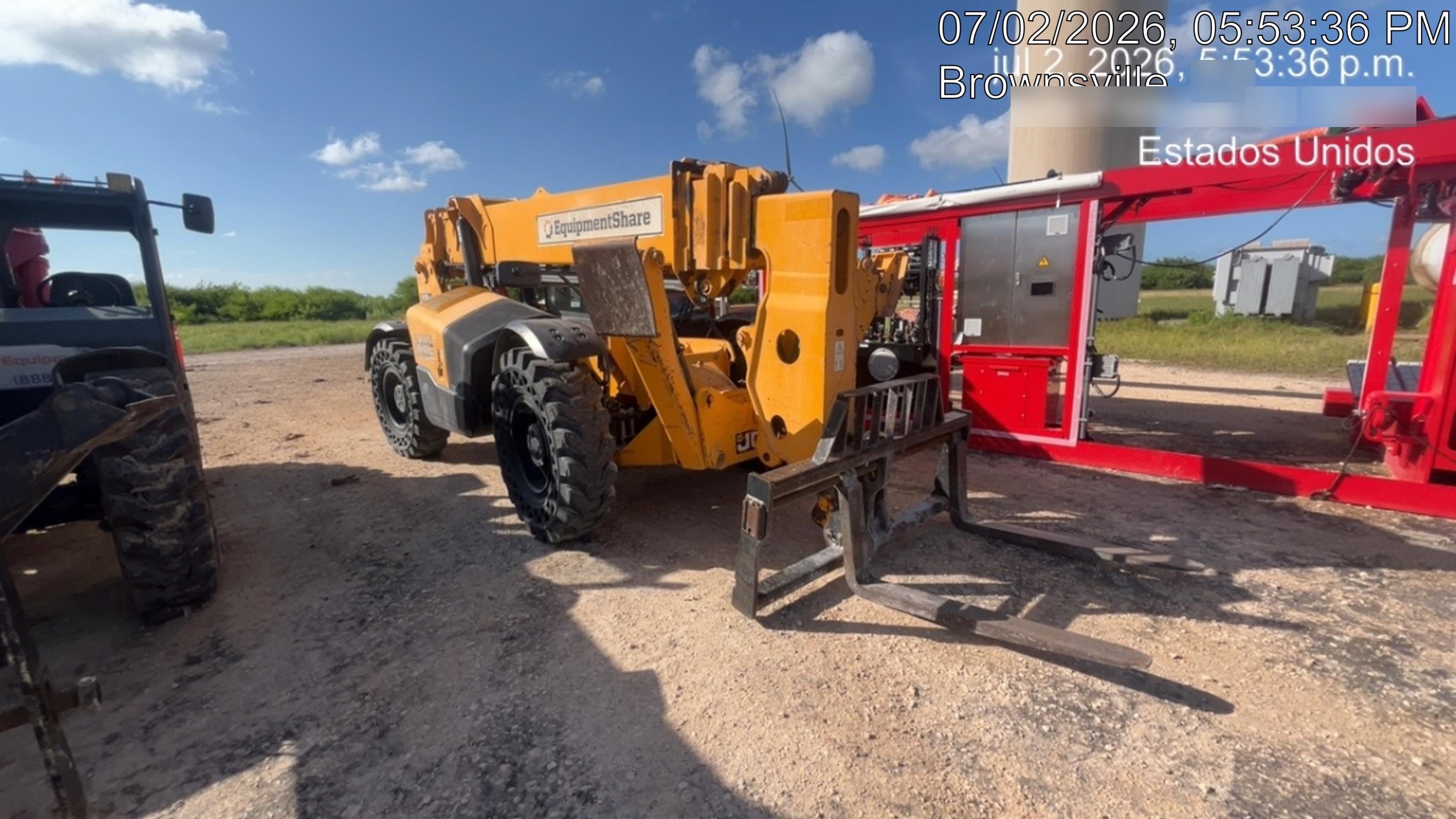 2019 JCB 512-56 109 HP w/CAB/HVAC, Beacon, Aux Hydraulics, Worklights, Solid Tires, 60" Carriage/Forks
