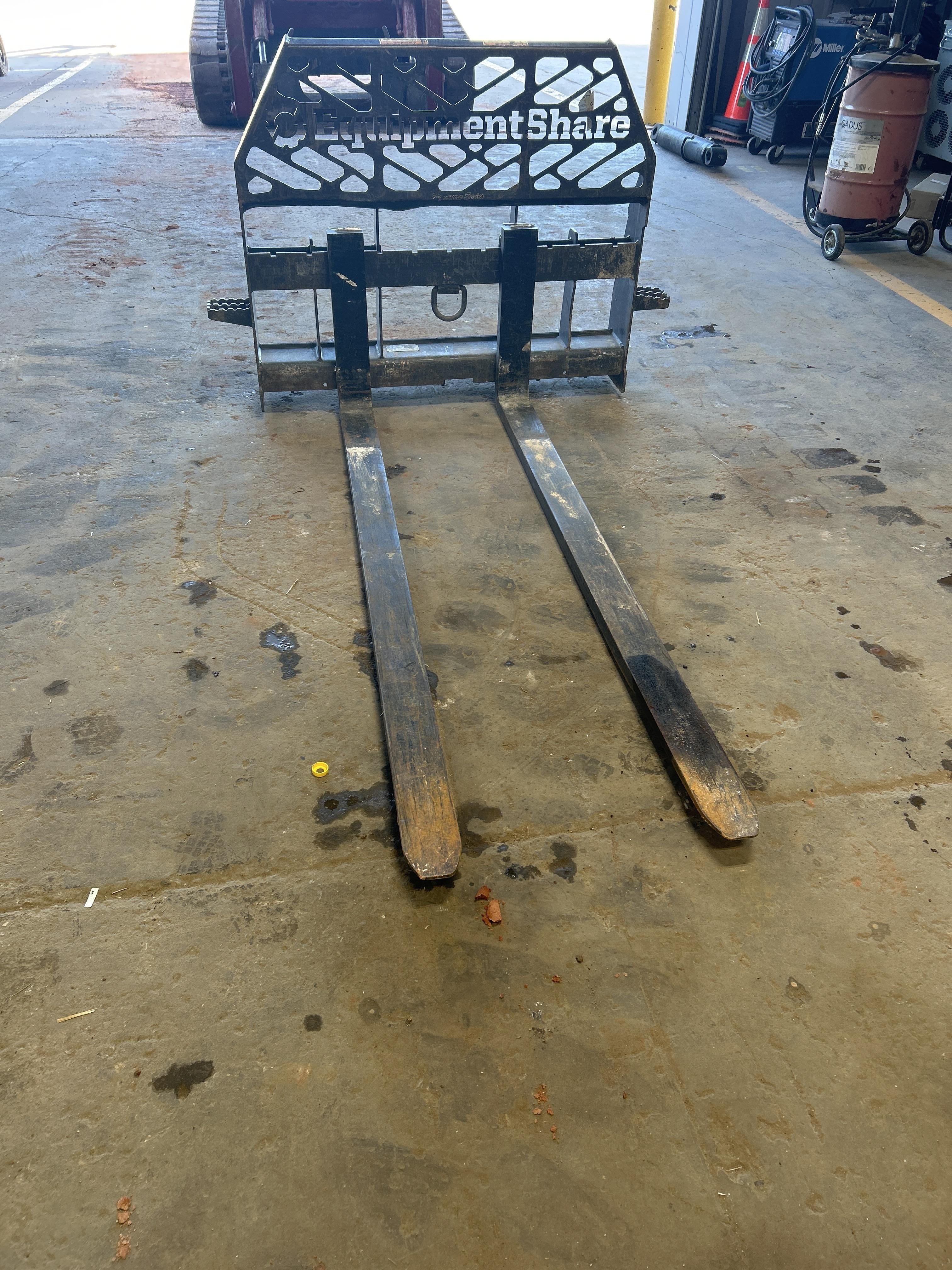 2022 PALADIN 48" Pallet Forks - Paladin