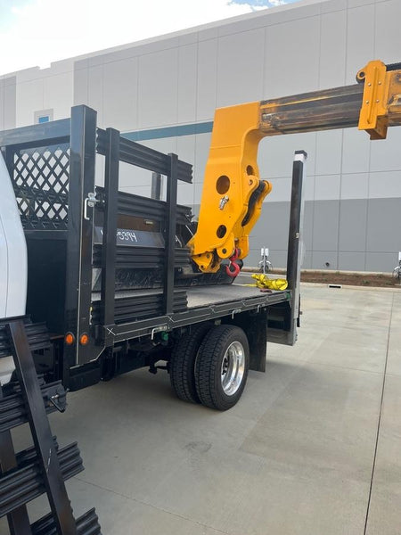 2025 JLG 1001100823