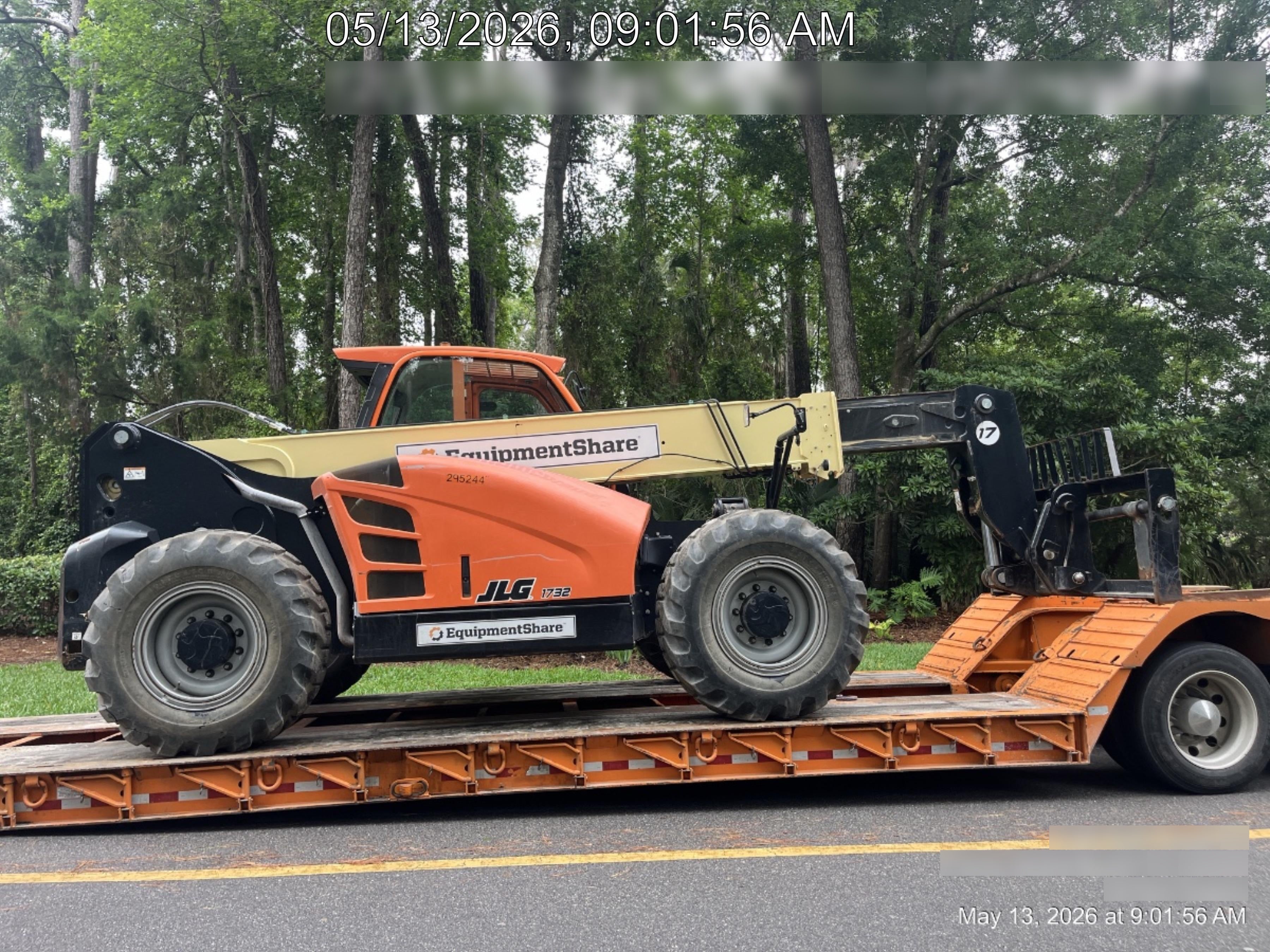 2023 JLG 1732
