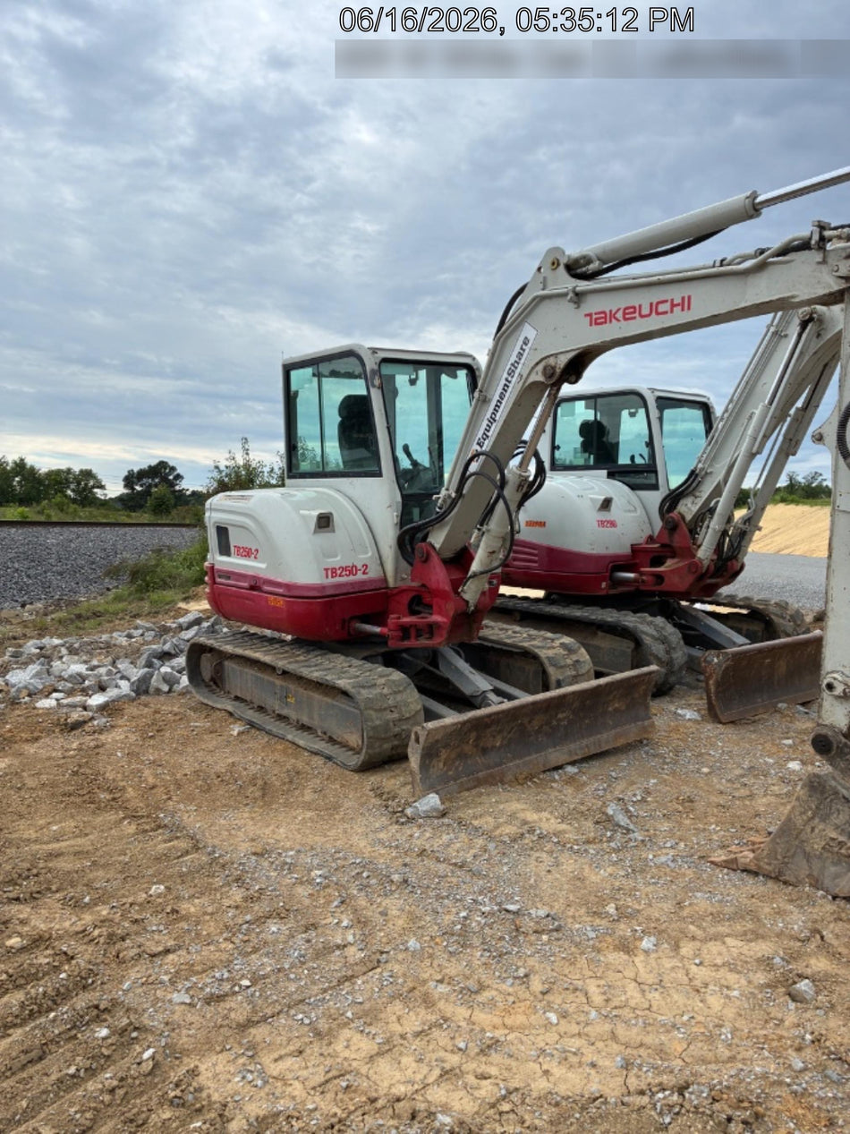 2020 TAKEUCHI TB250-2C