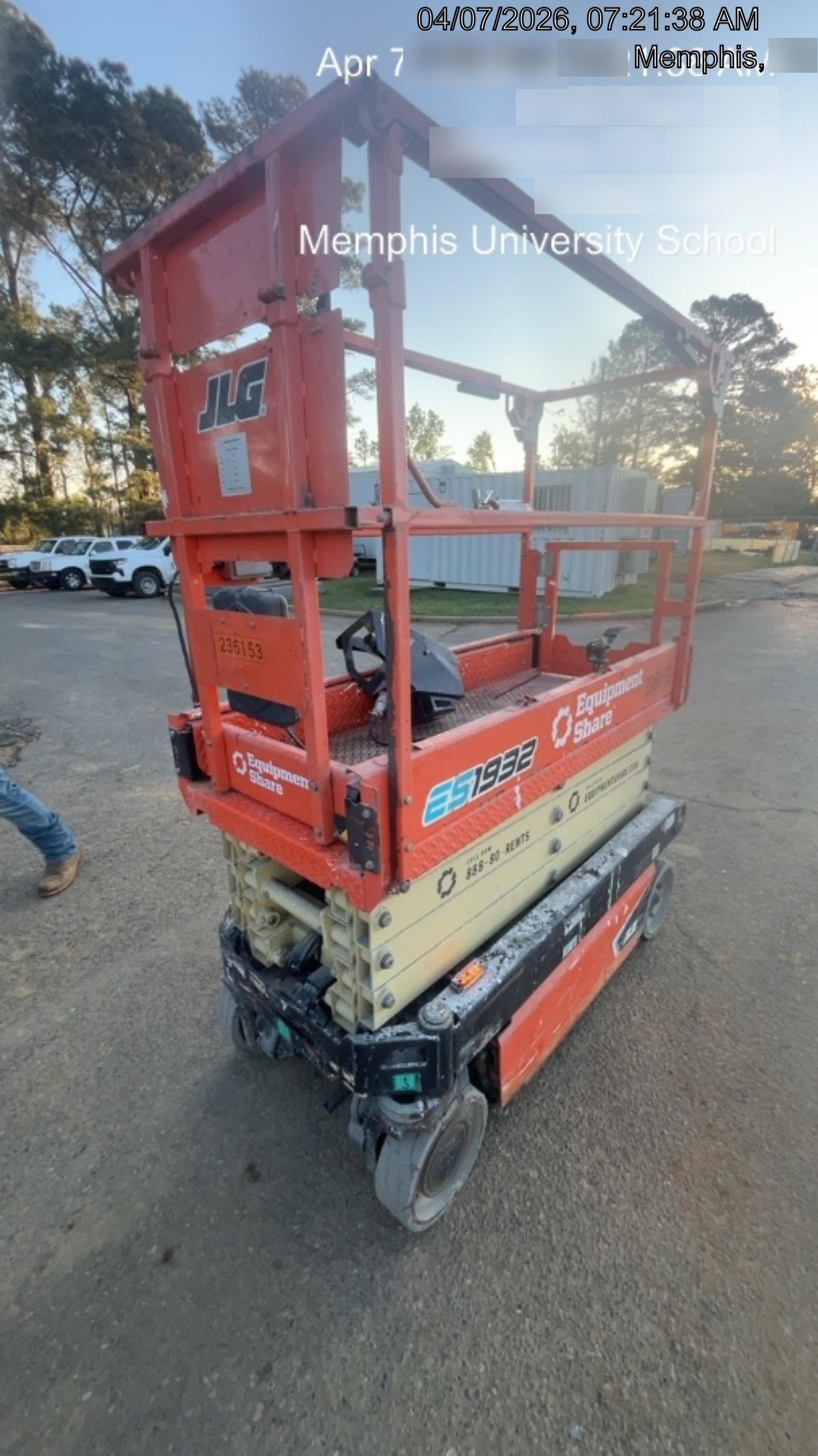 2022 JLG ES1932