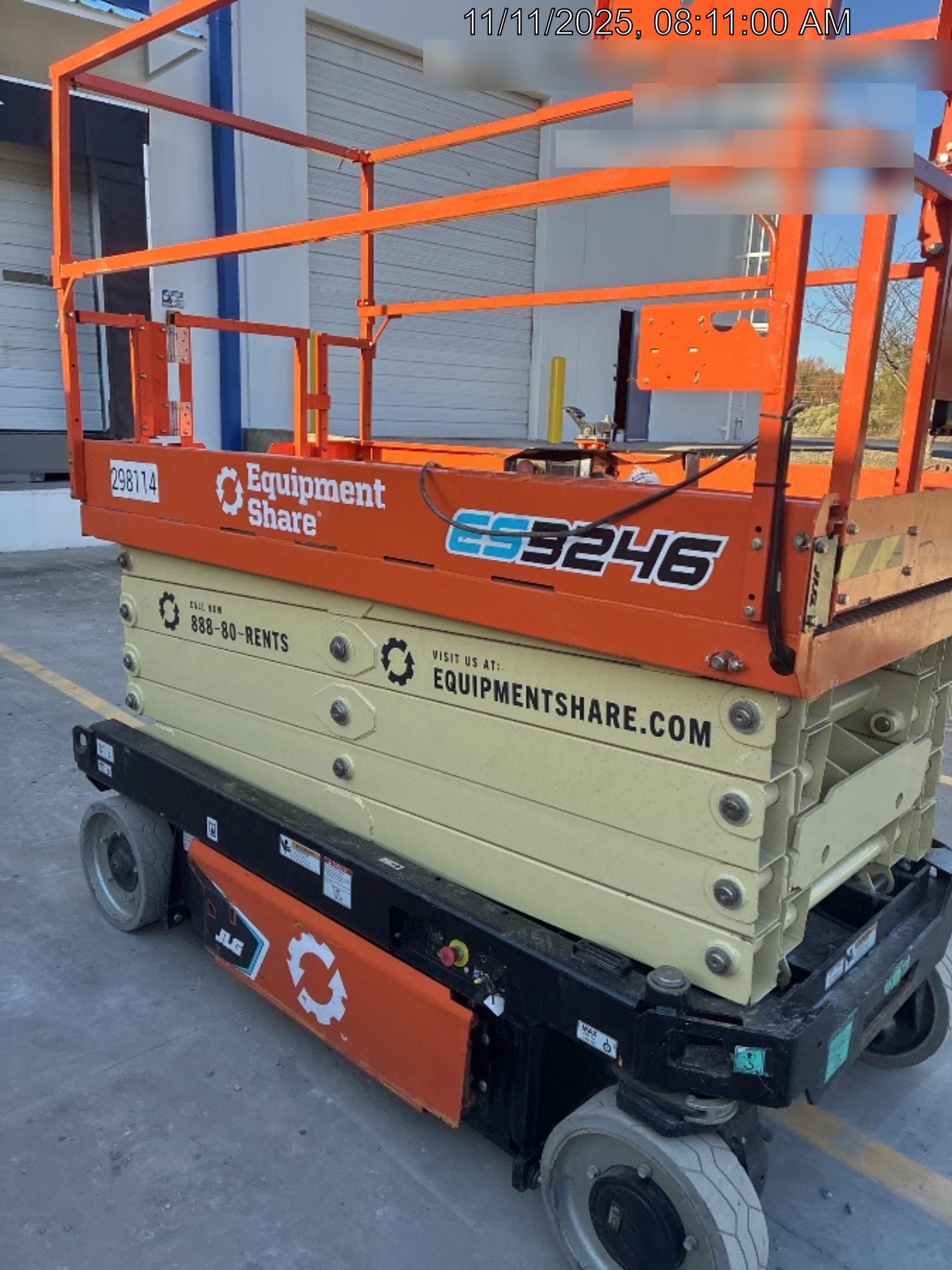 2023 JLG ES3246