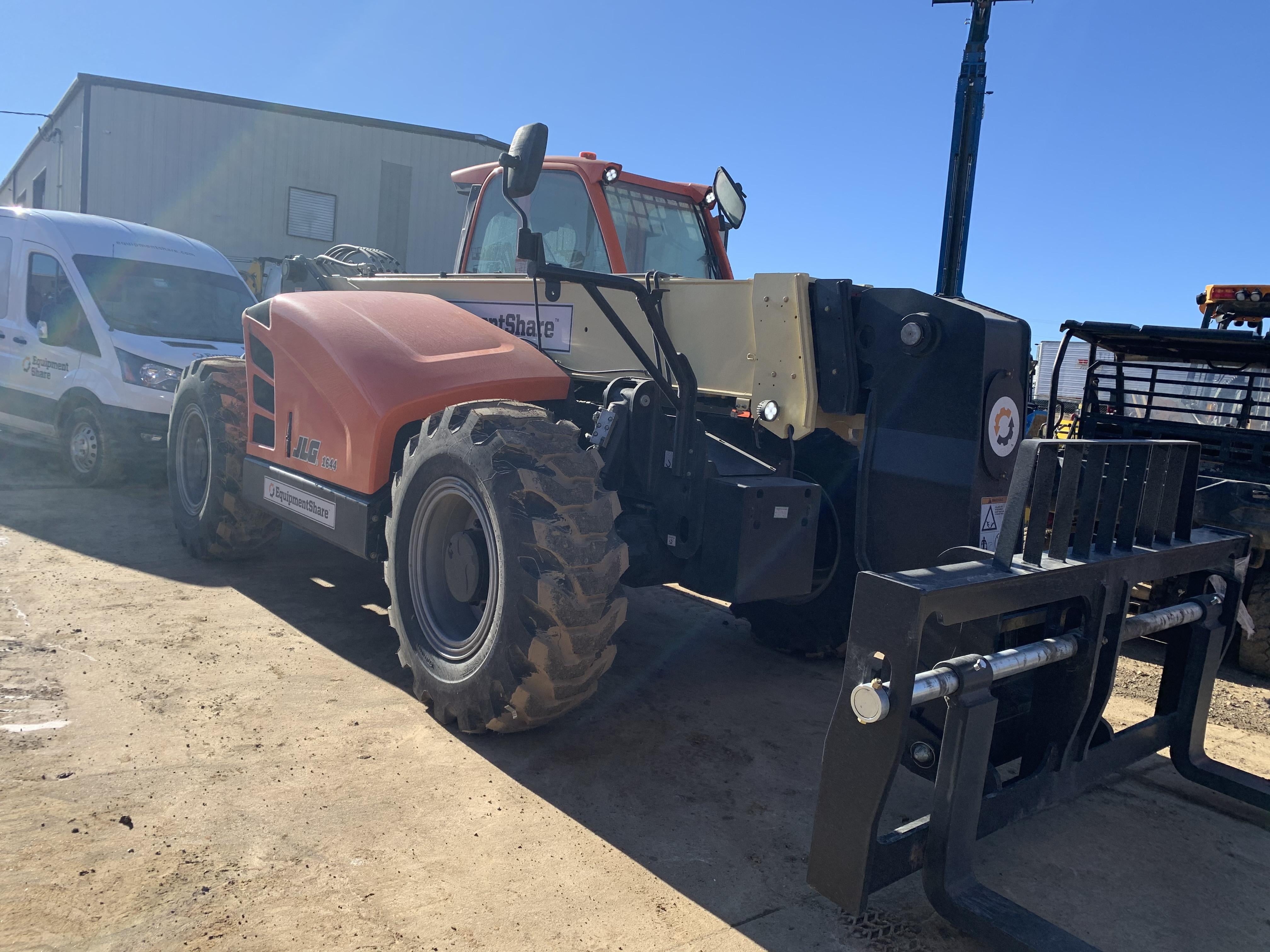 2021 JLG 1644
