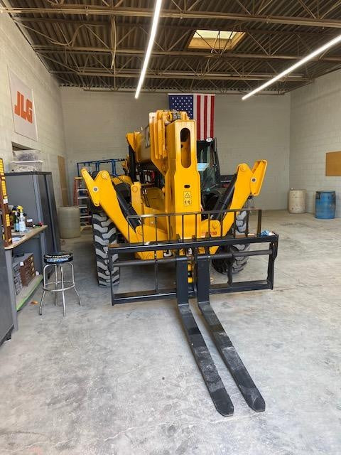 2020 JCB 510-56 Cab/Heat/Air, Solid Tires, Work Lights, Beacon, Aux Hydraulics, Back up Alarm, Lifting Eye, ES Decals