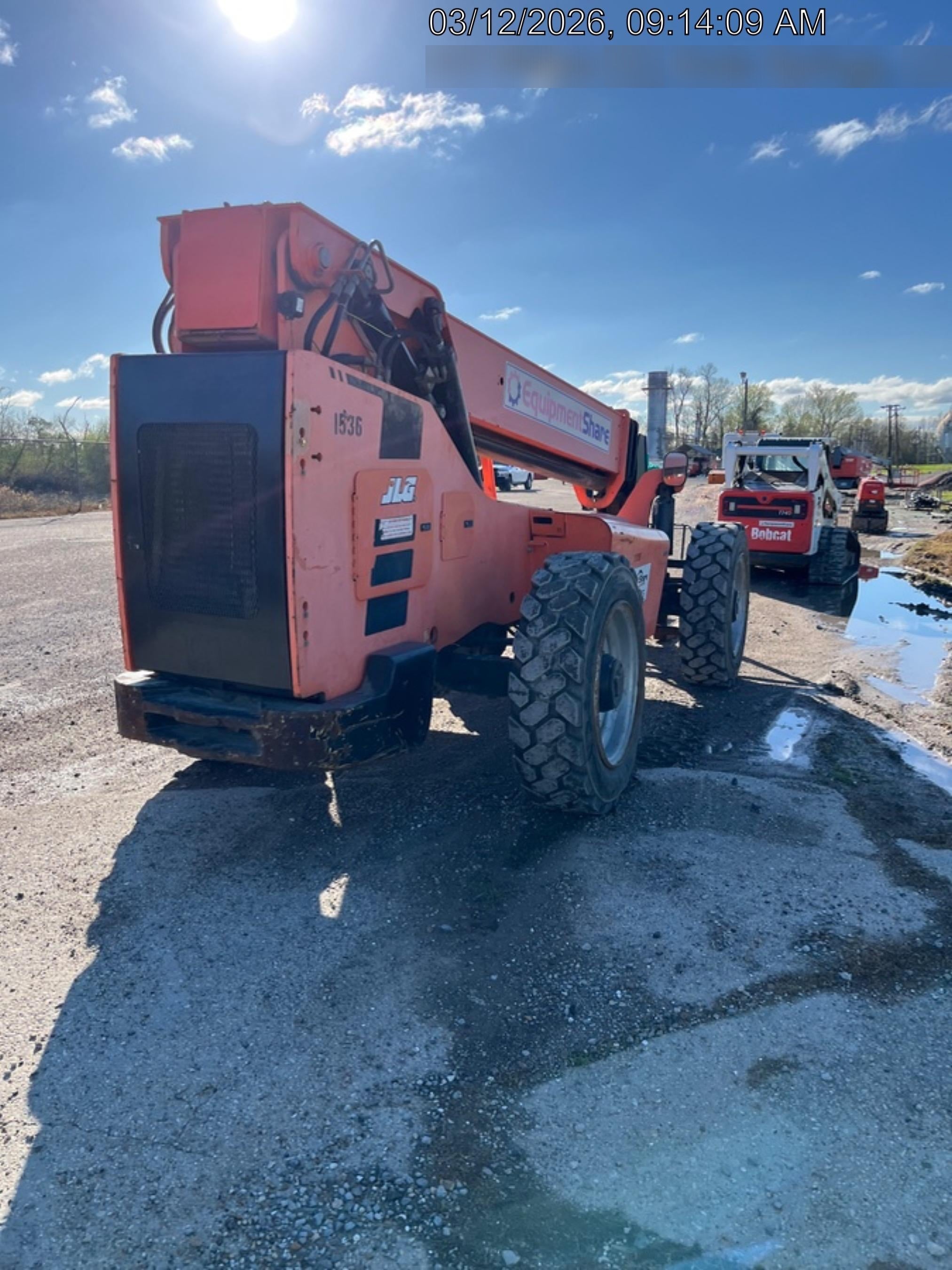2016 JLG 8042