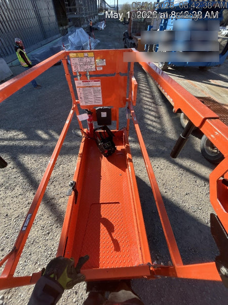 2025 JLG ES1932