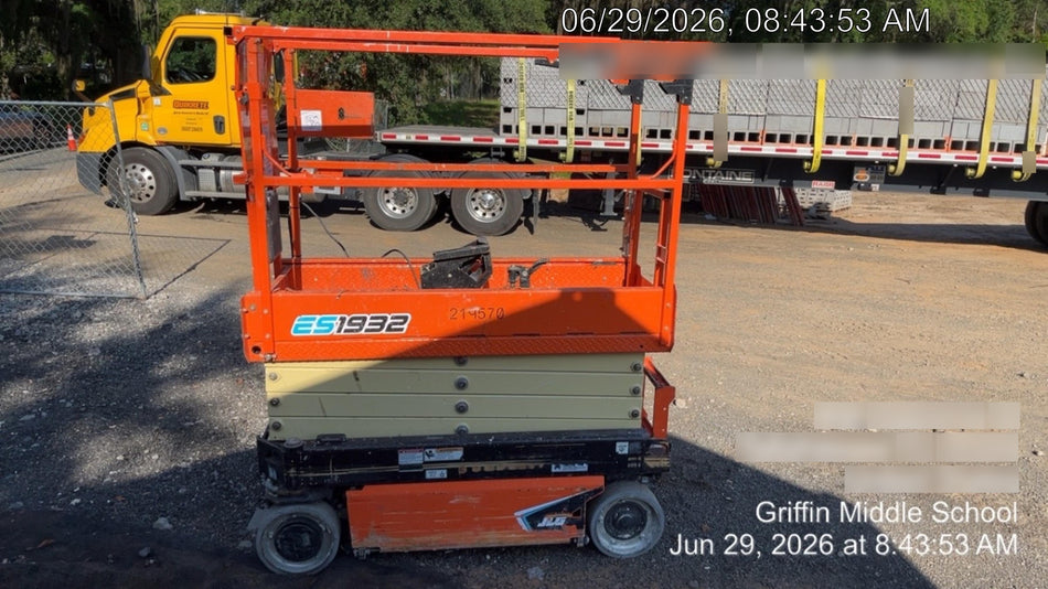 2022 JLG ES1932