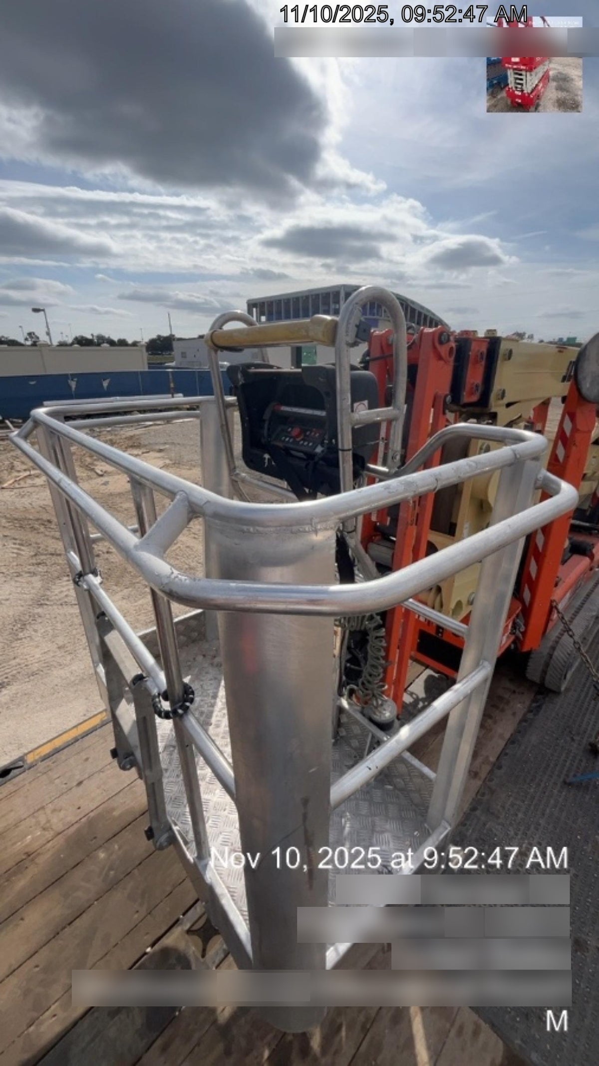 2021 JLG X600AJ
