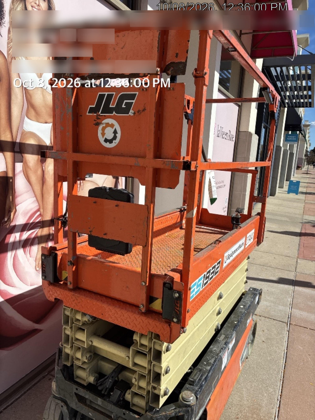 2022 JLG ES1932