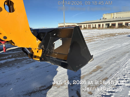 2023 JLG 1001100822