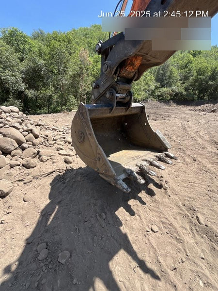 2022 GEITH 48" Bucket 25k - 35k - Geith