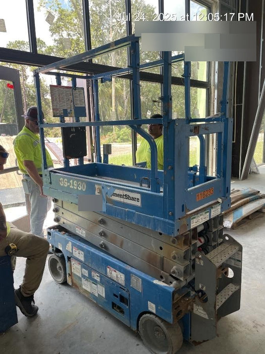 2020 Genie GS-1930 Solid Non Marking Tires, Beacon, Folding rails with half height swing gate