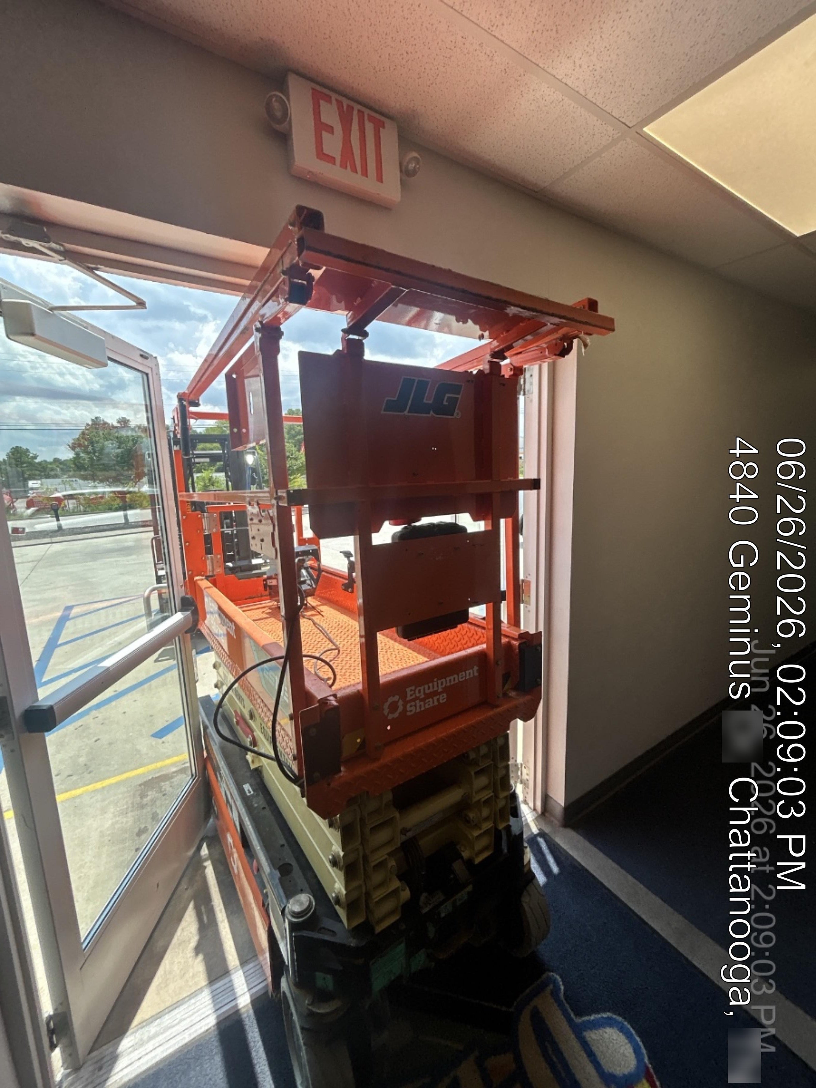 2025 JLG ES1932