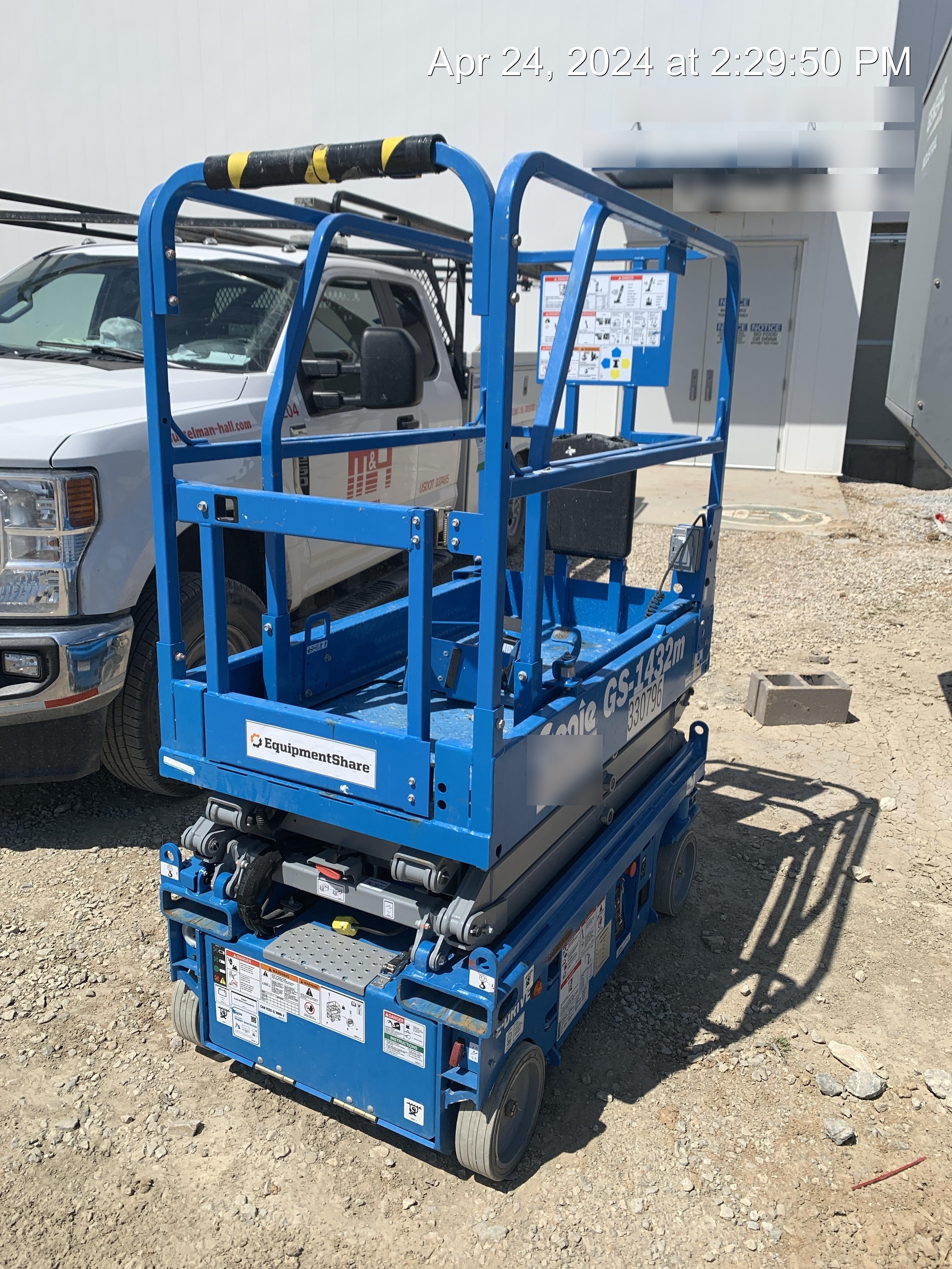 2023 GENIE GS-1432