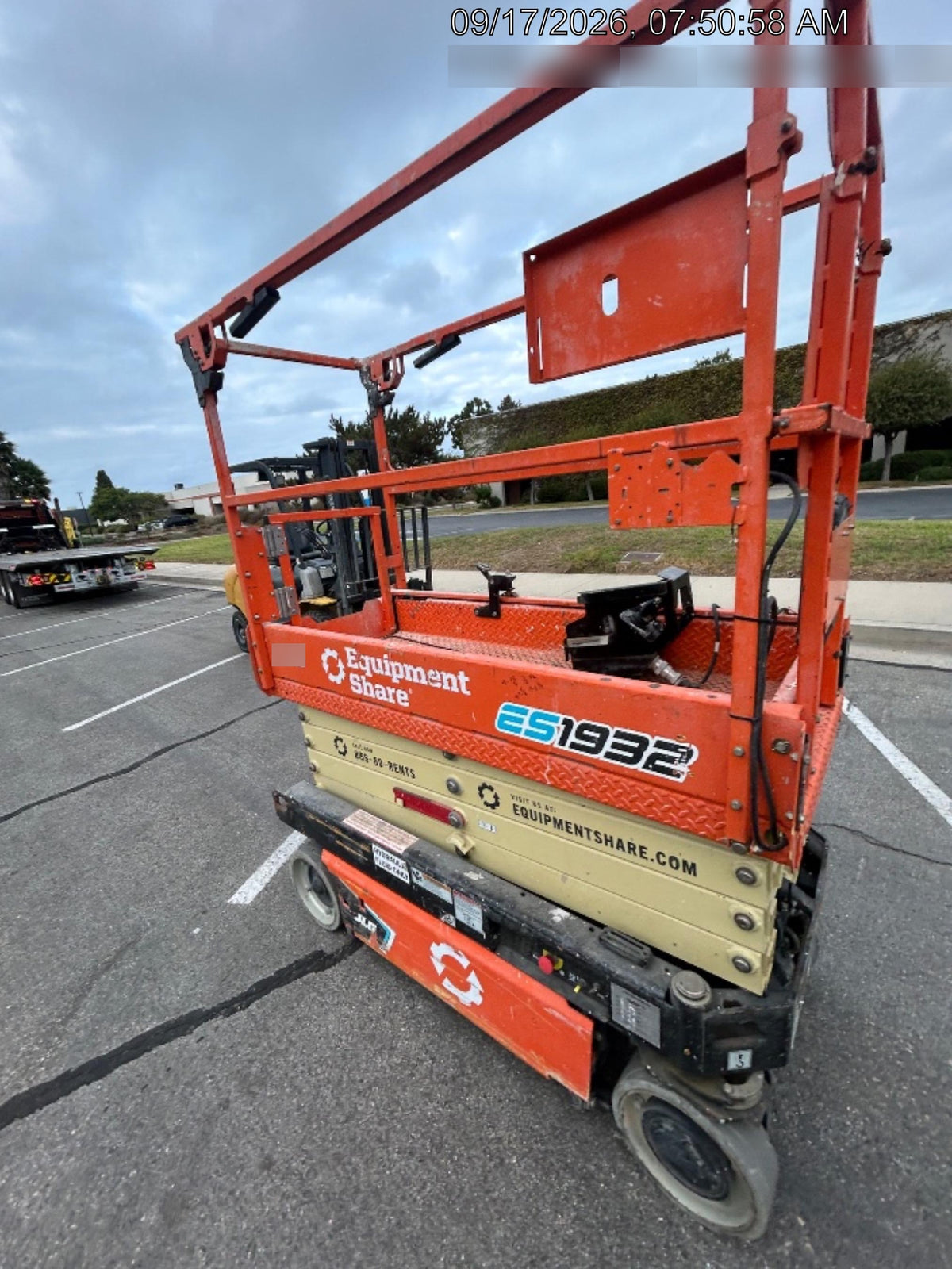 2022 JLG ES1932