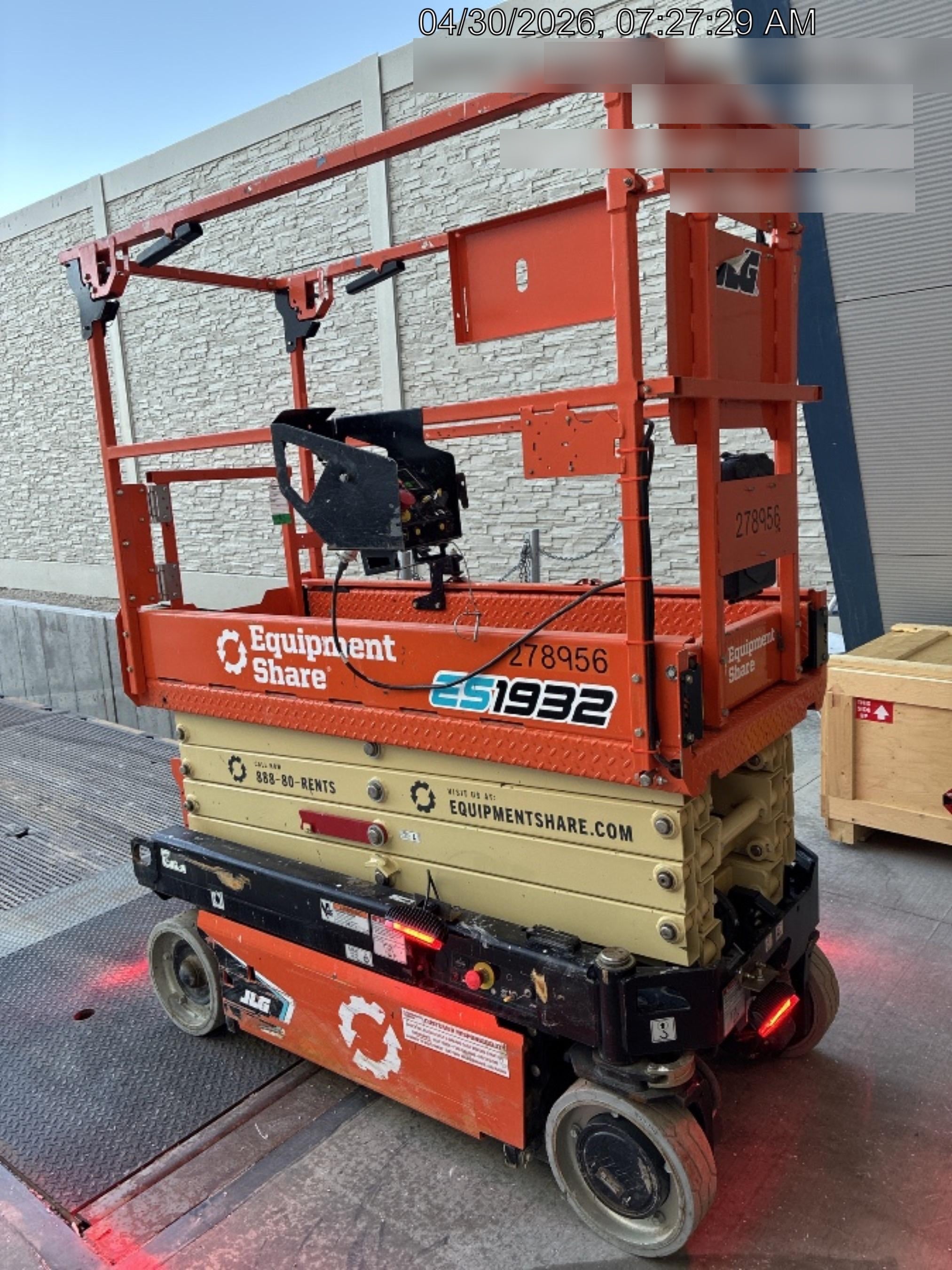 2022 JLG ES1932