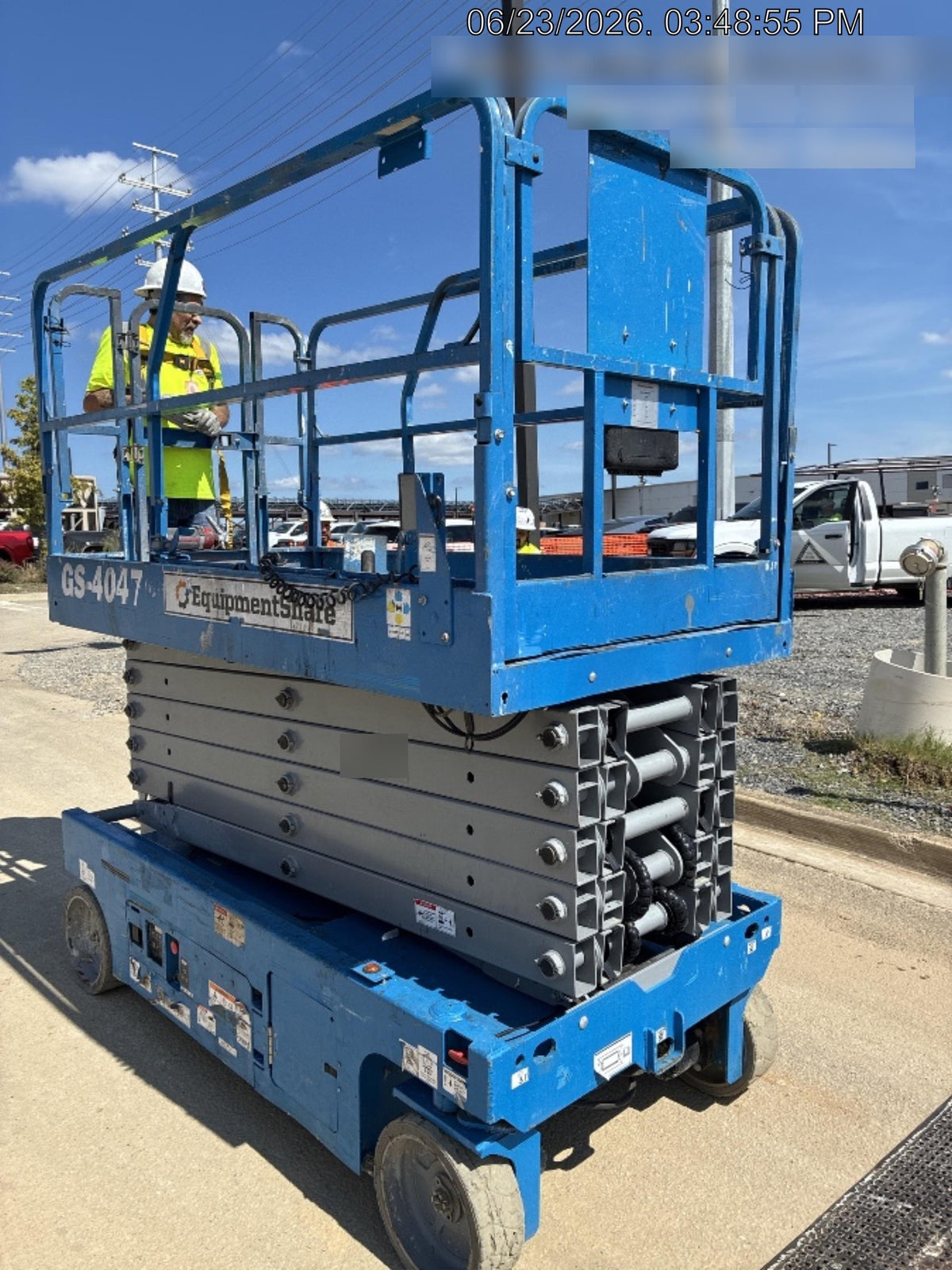 2019 Genie GS-4047 Folding rails with half height swing gate