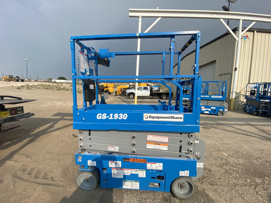 2020 Genie GS-1930 Solid Non Marking Tires, Beacon, Folding rails with half height swing gate