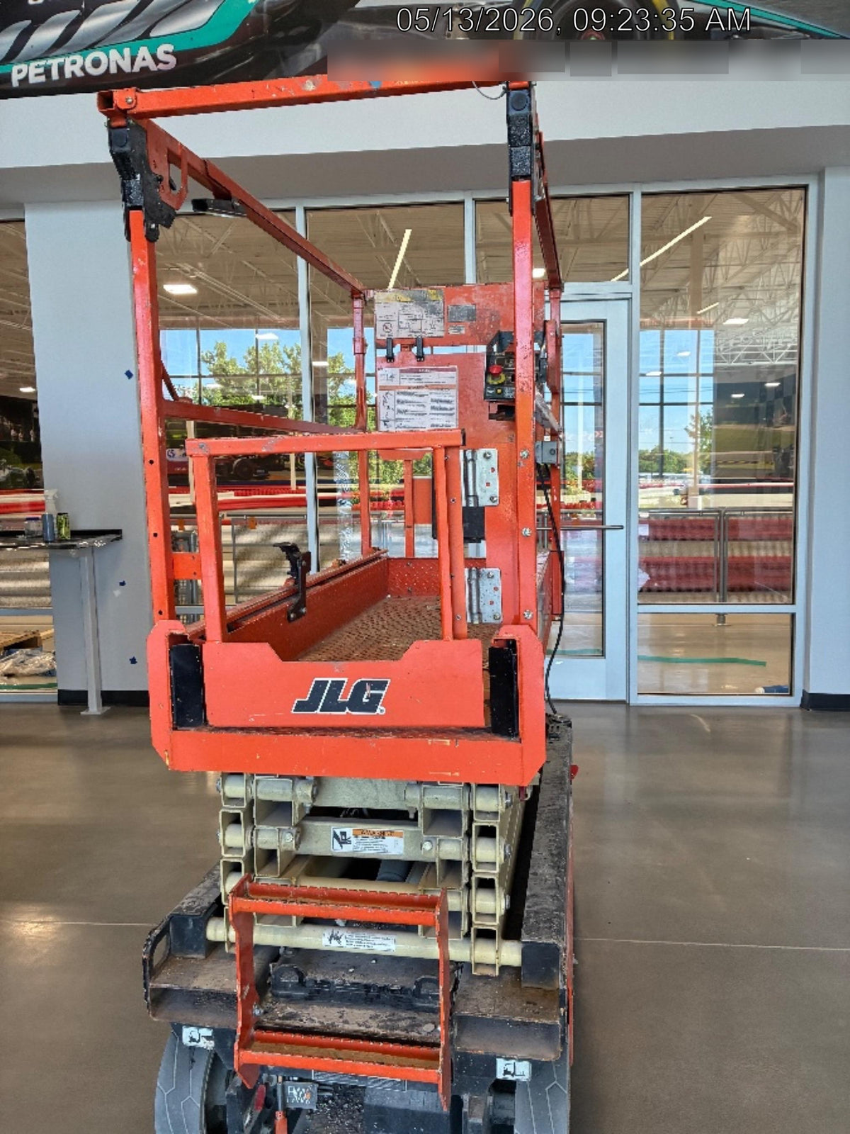 2021 JLG ES1932