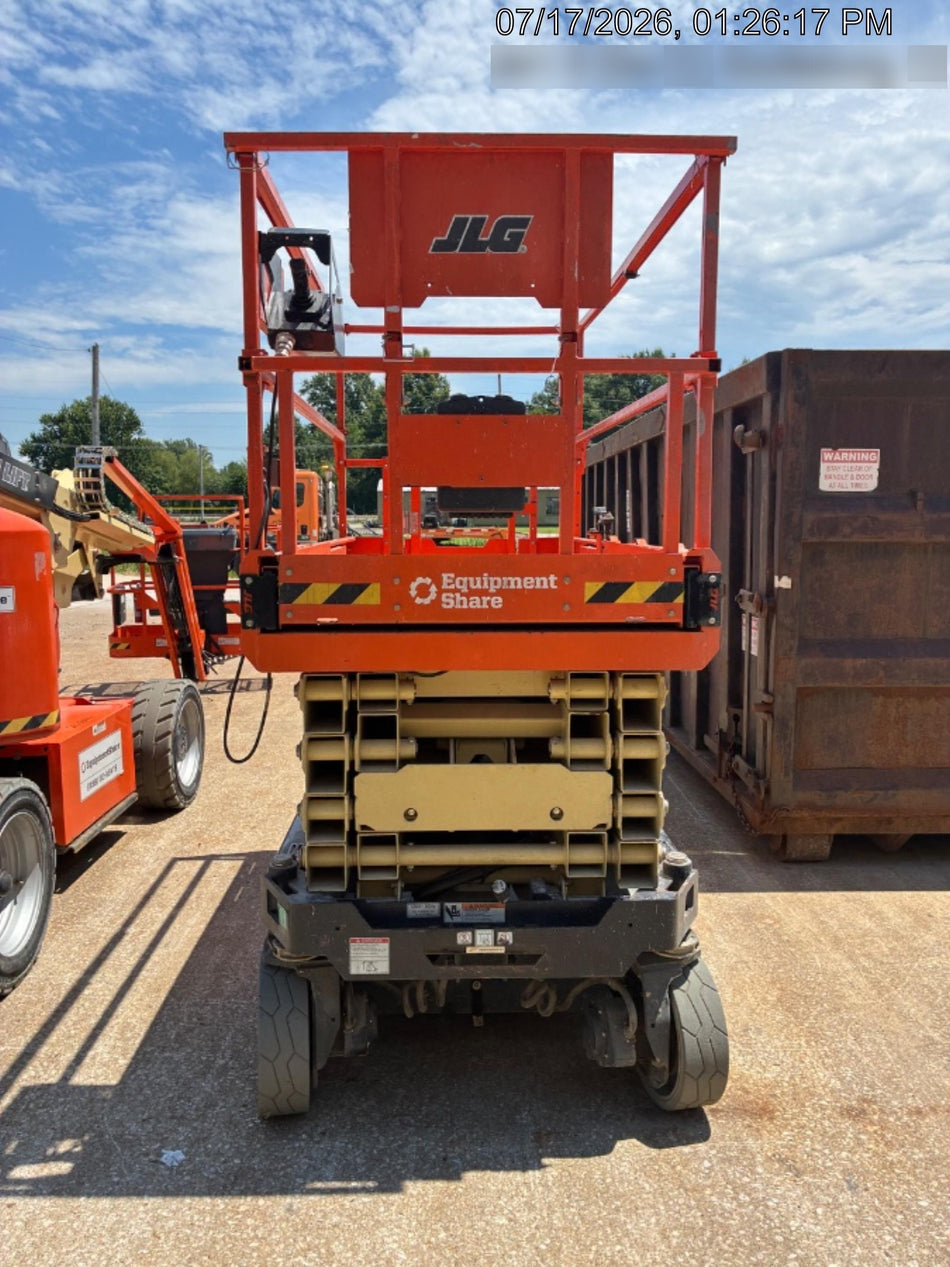 2022 JLG ES3246