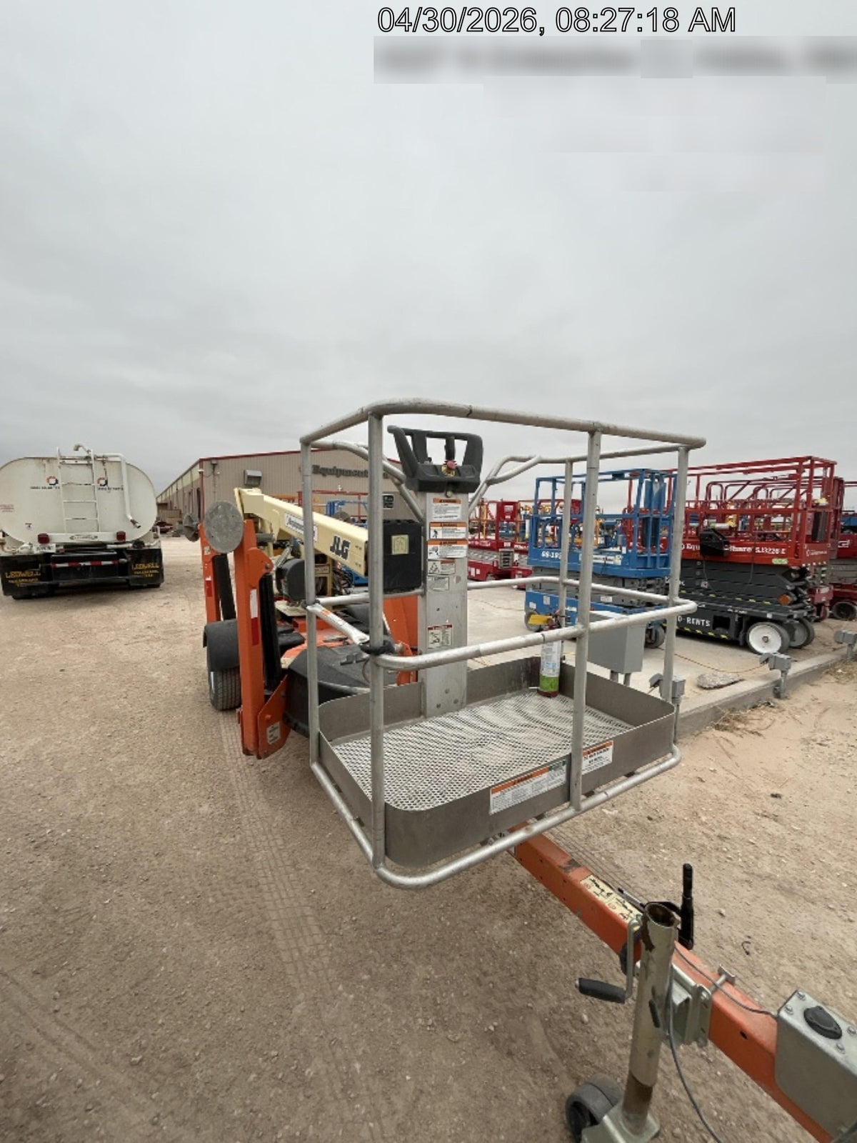 2022 JLG T350