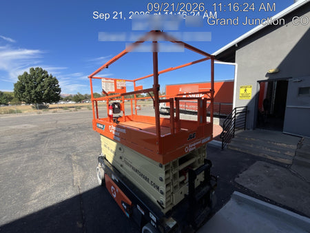 2025 JLG ES3246
