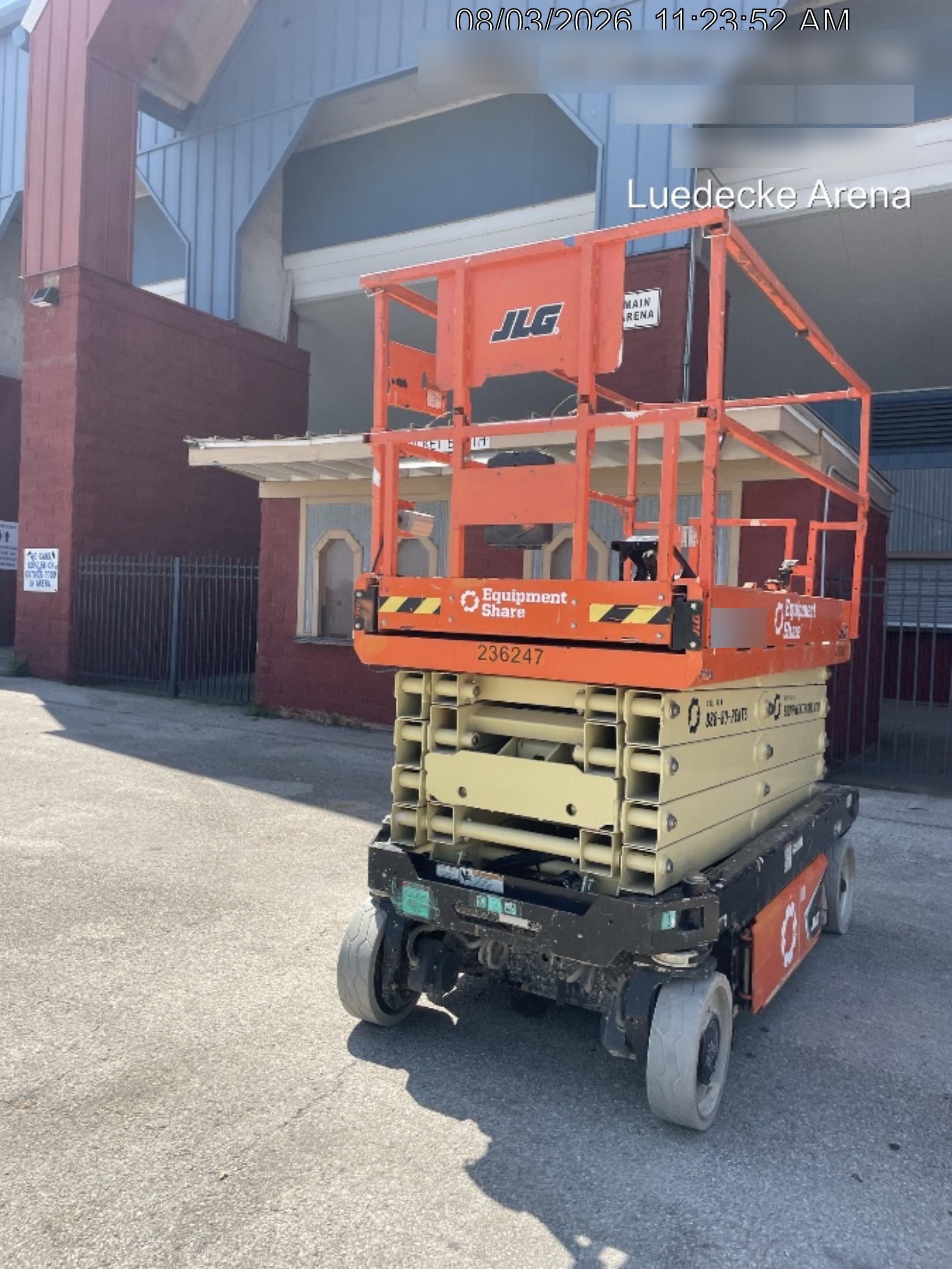 2022 JLG ES3246
