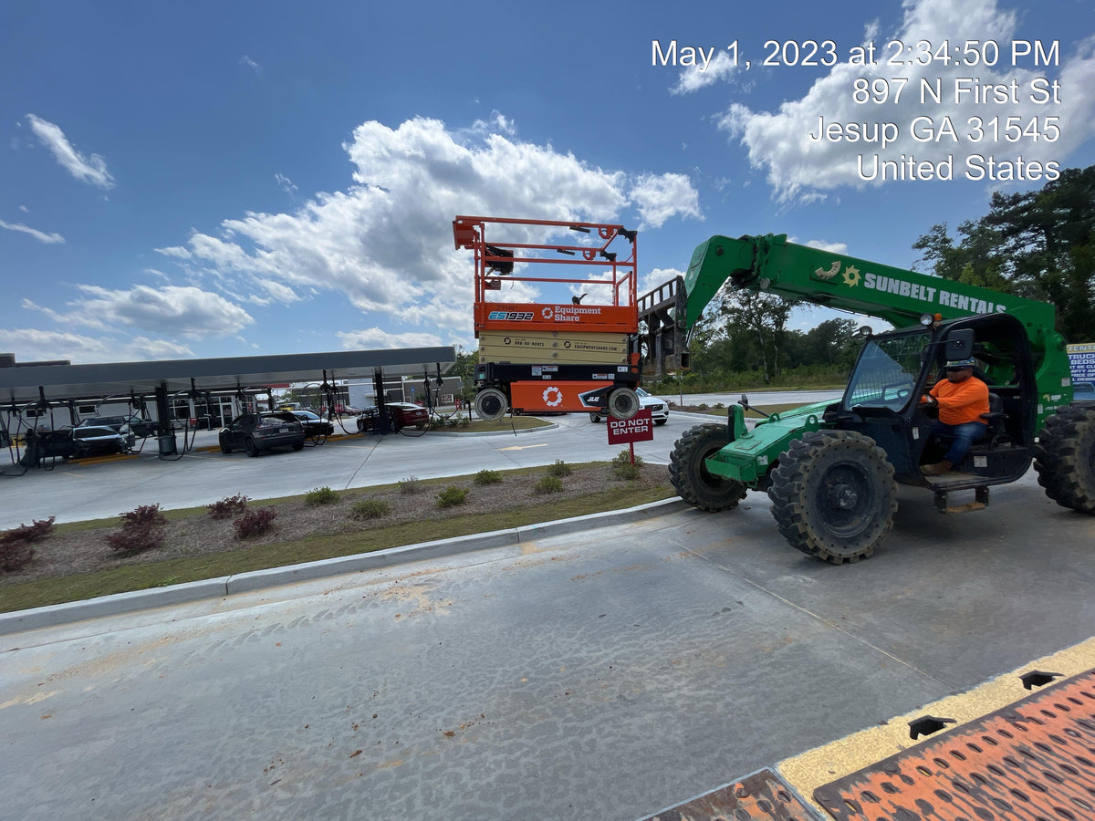 2023 JLG ES1932