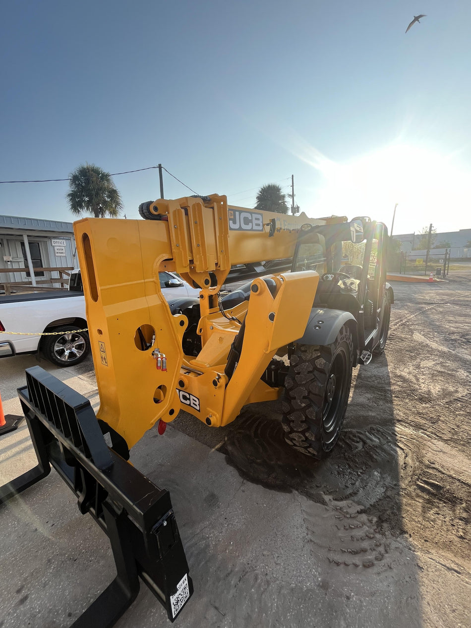 2025 JCB 510-56