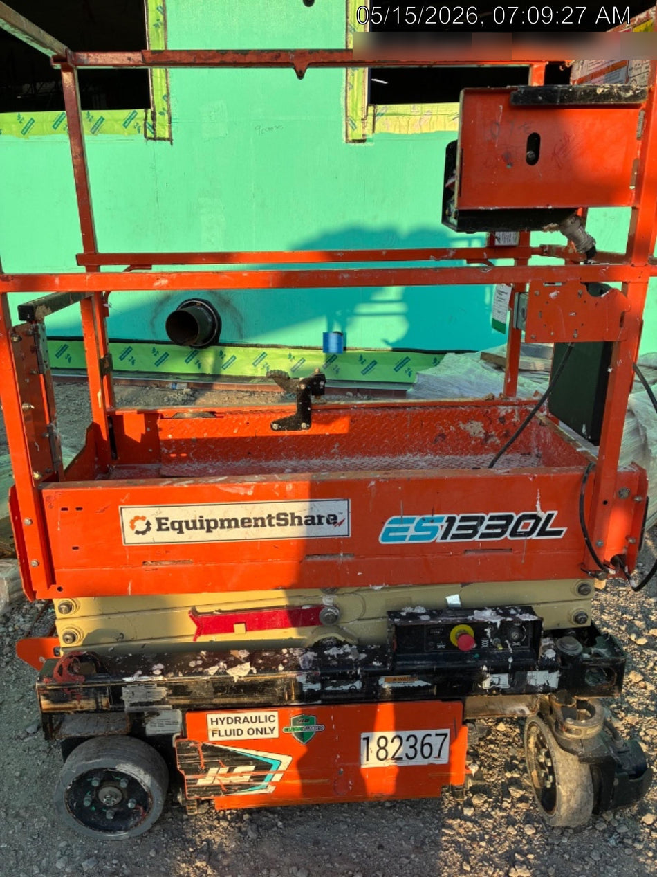 2021 JLG ES1330L