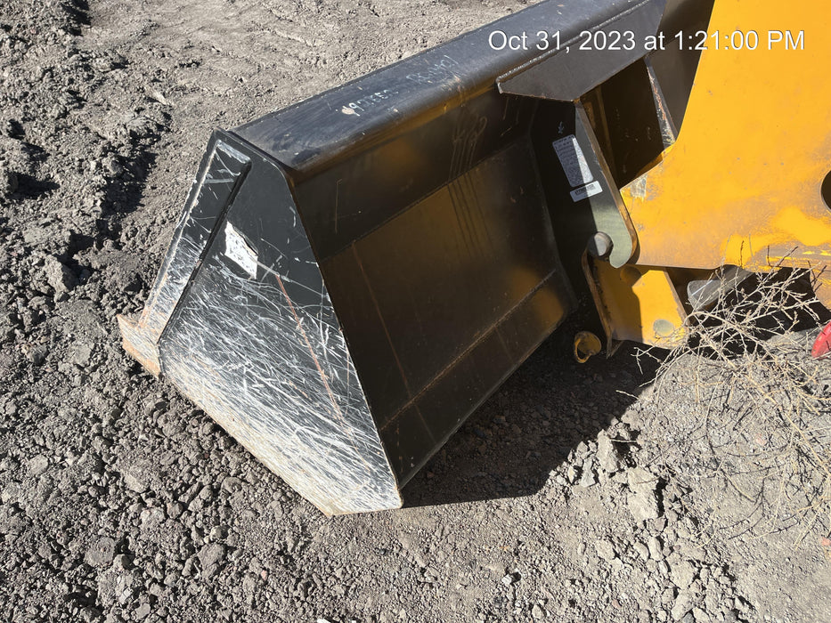 2016 SKYTRAK 70" Bucket, Telehandler 6k-7k